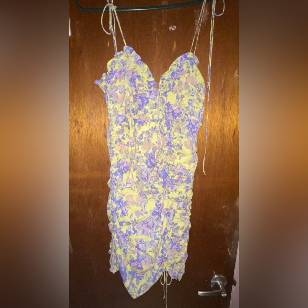 For love and lemons dress 🍋